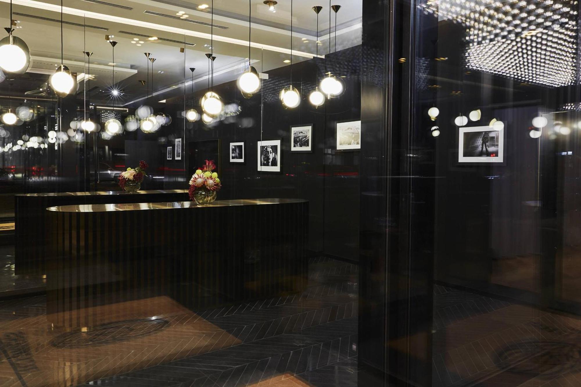ホテル ルームス ミューニック オートグラフ コレクション ミュンヘン エクステリア 写真 The lobby of the hotel