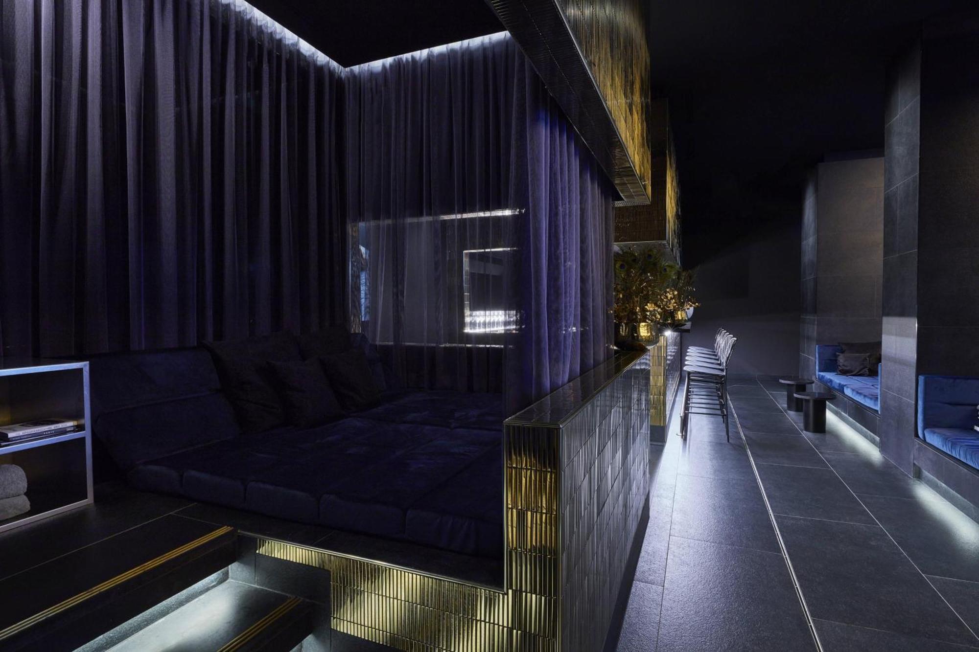 ホテル ルームス ミューニック オートグラフ コレクション ミュンヘン エクステリア 写真 The interior of the nightclub
