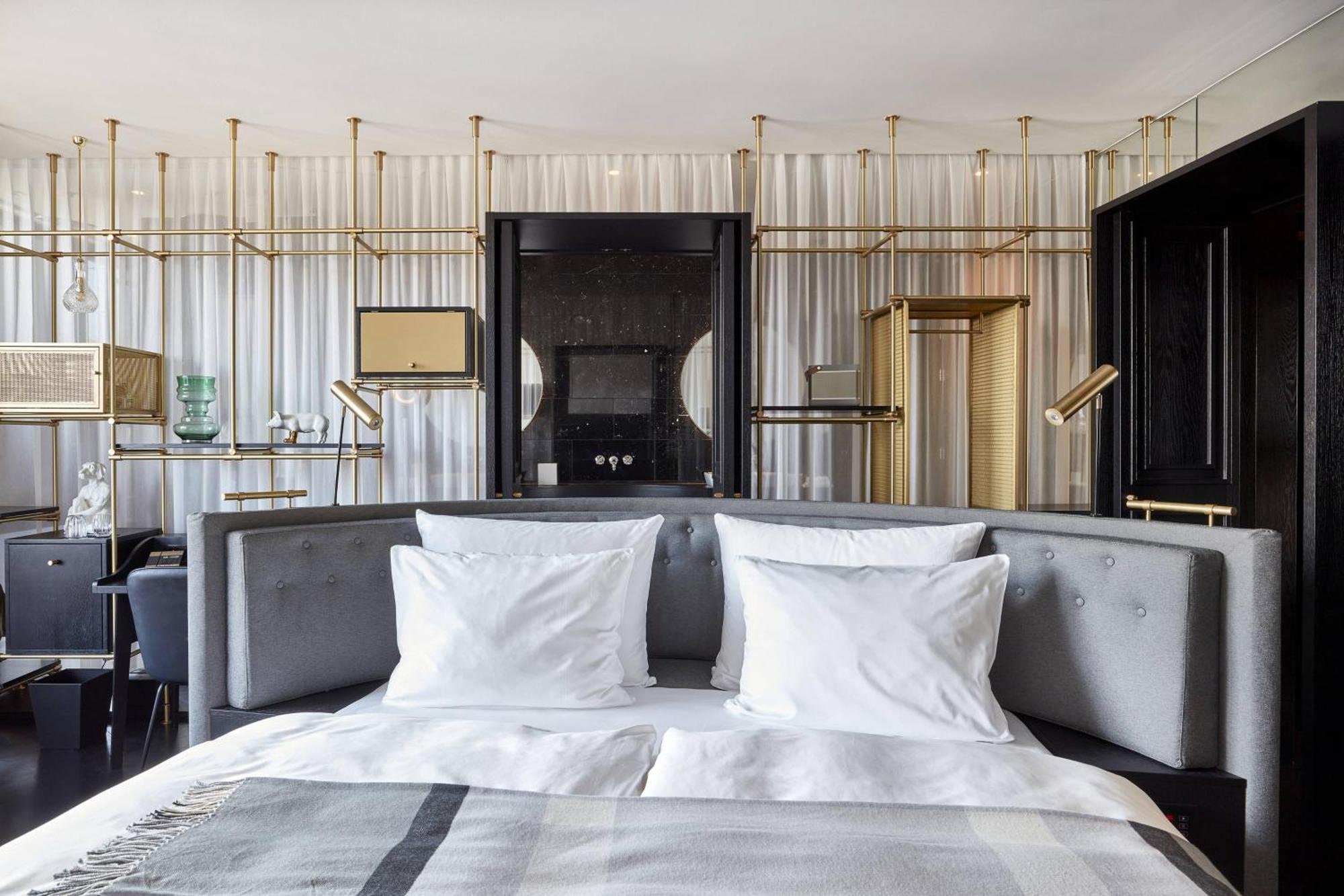 ホテル ルームス ミューニック オートグラフ コレクション ミュンヘン エクステリア 写真 A bedroom at the Mandarin Oriental